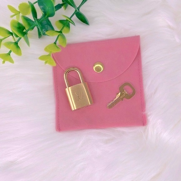 Louis Vuitton Padlock And Key #317 - Picture 3 of 9